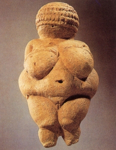 Venus von Willendorf, Österreich, 30 000-25 000 v. Chr., Kalkstein, Höhe 11,5 cm. Naturhistorisches Museum, Wien; Abb. 1.1, ebd., S. 30.