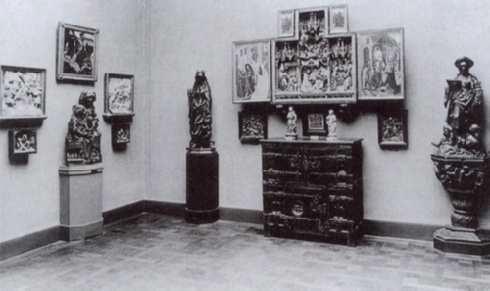 Abb. 7 Eines der drei Simon-Kabinette im Deutschen Museum (heute Nordflügel des Pergamonmuseums) um 1930; ebd., S. 15