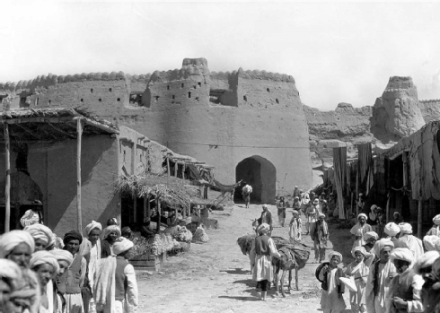 Fig. 1 The Qandahar Gate in Herat, Afghanistan (photo by Maynard Owen Williams, National Geographic, 1933)