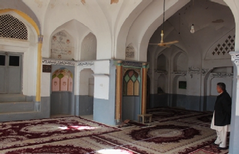 The Gol Synagogue or Gulaki Synagogue converted into the Hazrat Belal Mosque with the mihrab (prayer niche) as the most sacred part of the qibla (direction facing Mecca), 2015 (photo by Sarajudin Saraj) - Courtesy of www.museo-on. com